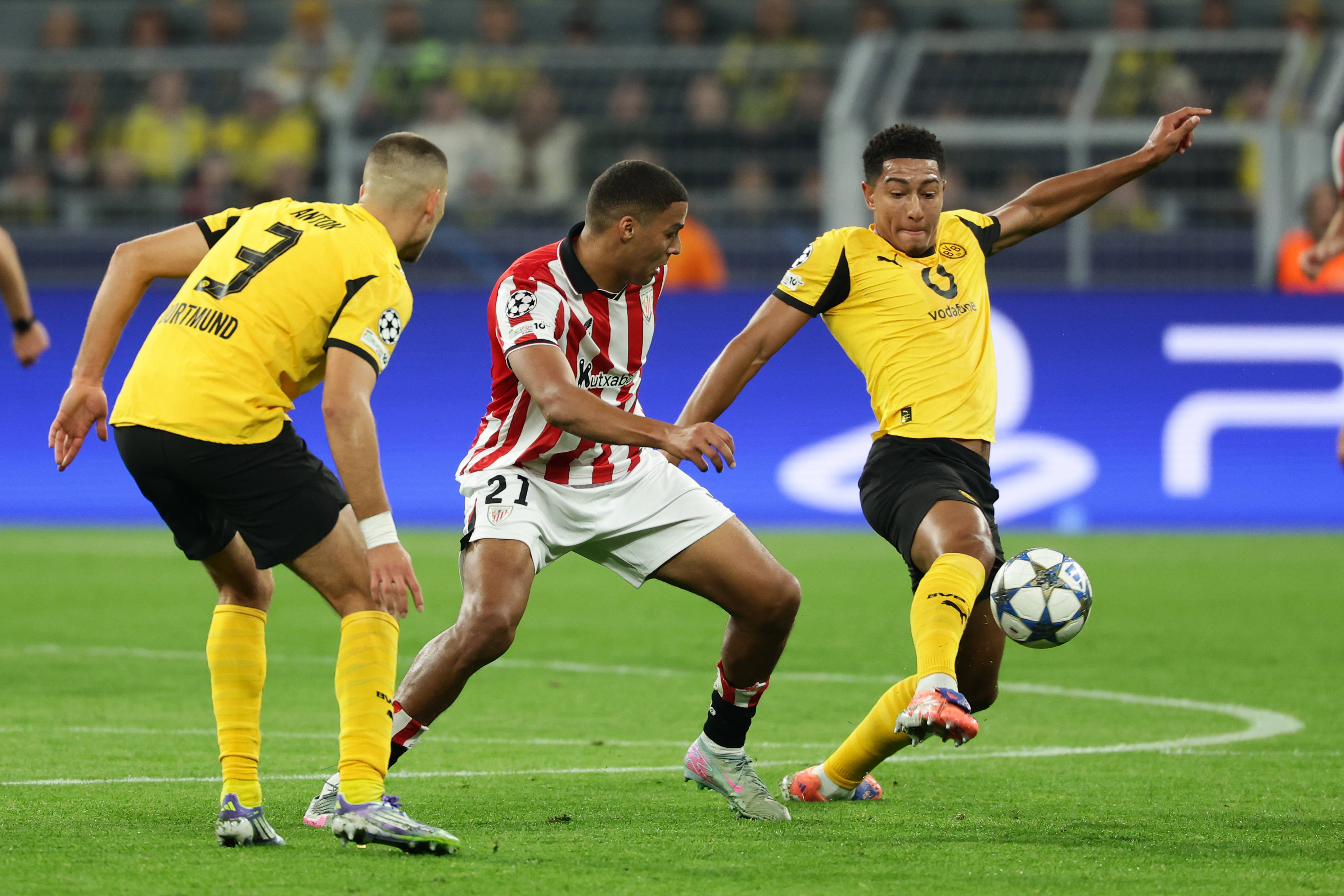 九州娱乐-皇家社会客场战胜毕尔巴鄂竞技，继续领跑的简单介绍