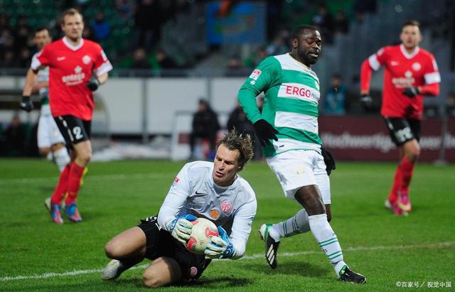 包含汉诺威多次防守失利，暂时排名垫底的词条