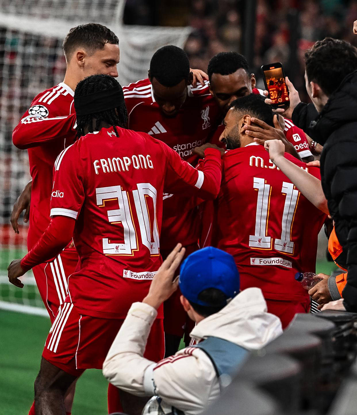 九州官方网站-欧预赛赛场豪强对阵，胜负难料的悬疑大战