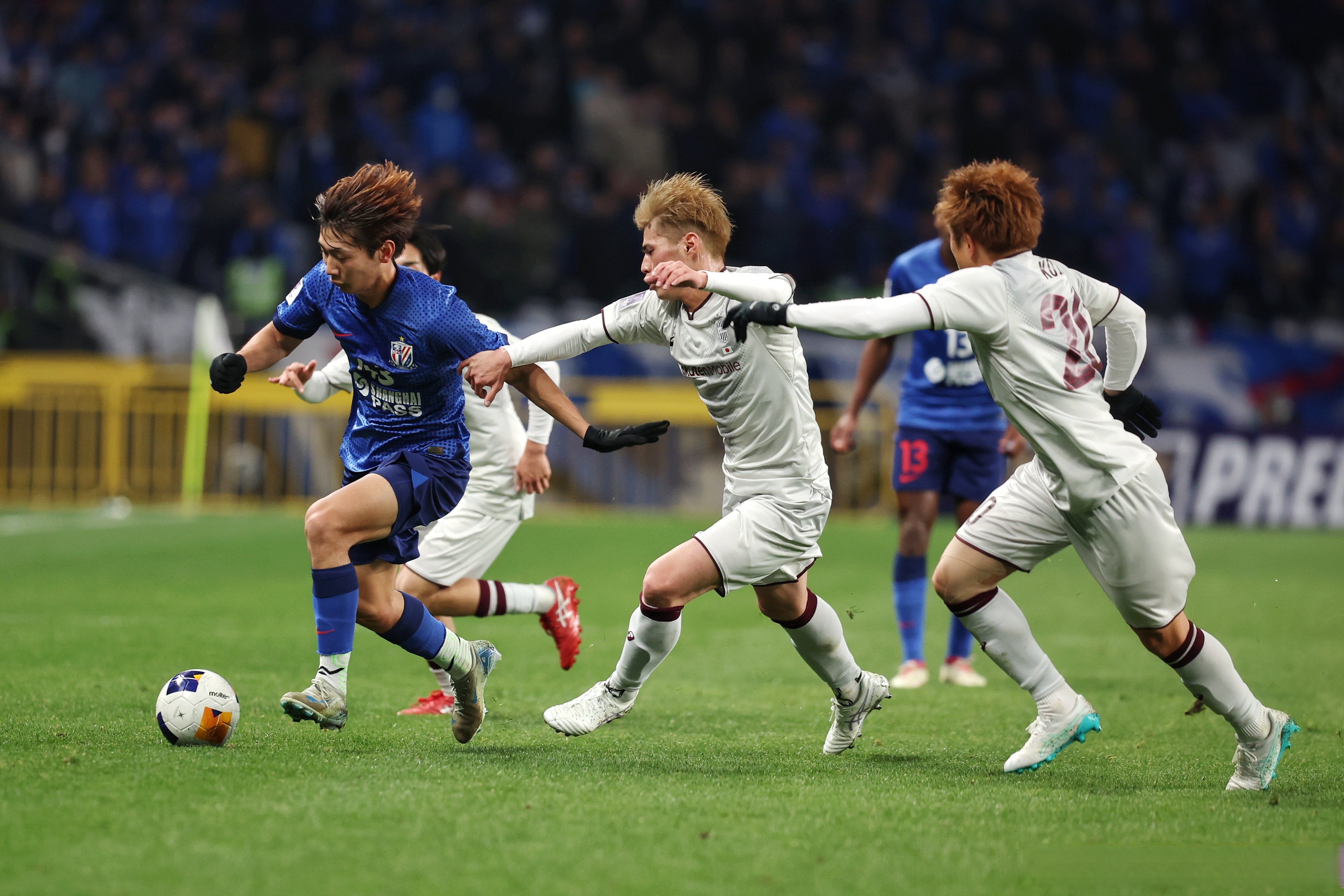 亚冠比赛给粉丝带来一场足坛盛宴